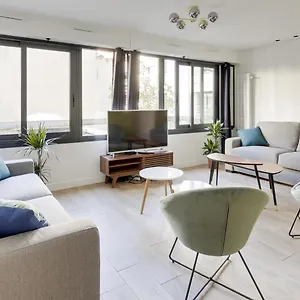https://173-suite-eiffel-luxury-apart-between-the-seine-river.fr-paris.fr